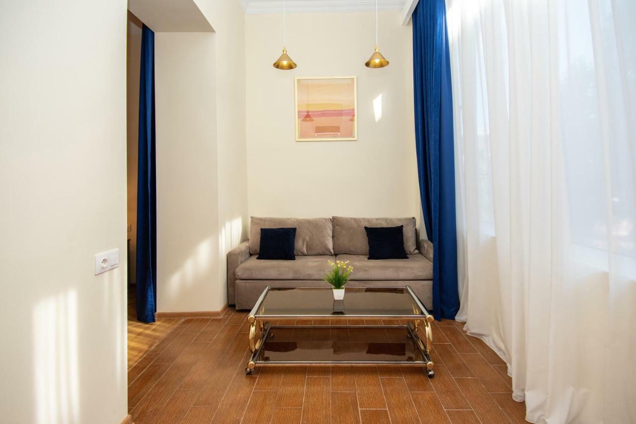 Gio'S Apartment Tbilisi Luaran gambar